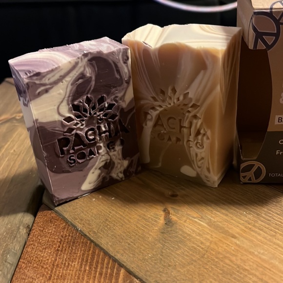 PAcHA soap bar duo set. Coconut/ lemon, French/lavender. 8oz, bundle & save♥️ - Picture 3 of 6